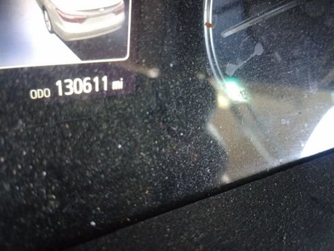 Used 2016 Toyota Camry LE FWD image 9