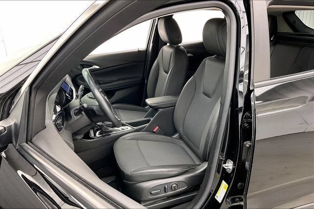 Certified 2023 Buick Encore GX Preferred w/ Cold Weather Comfort Package AWD/4WD image 8