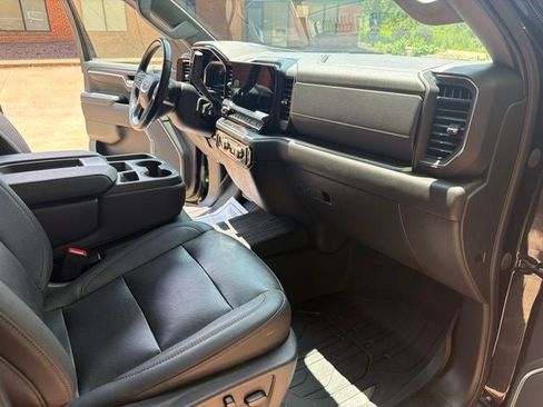 Used 2023 GMC Sierra 1500 SLT AWD/4WD image 30
