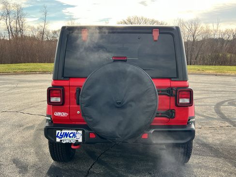 Used 2018 Jeep Wrangler Unlimited Sahara w/ Cold Weather Group image 3