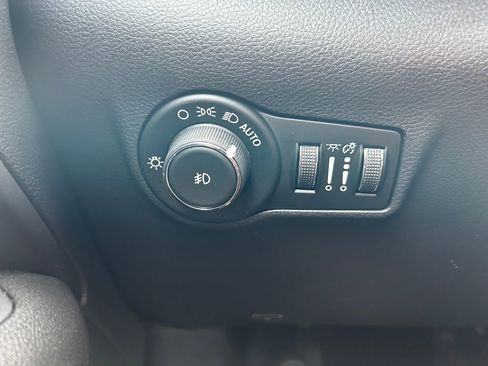 New 2026 Jeep Compass Latitude image 19