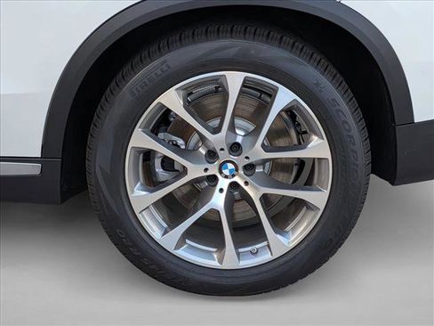 New 2026 BMW X5 xDrive50e w/ Parking Assistance Package AWD/4WD image 10