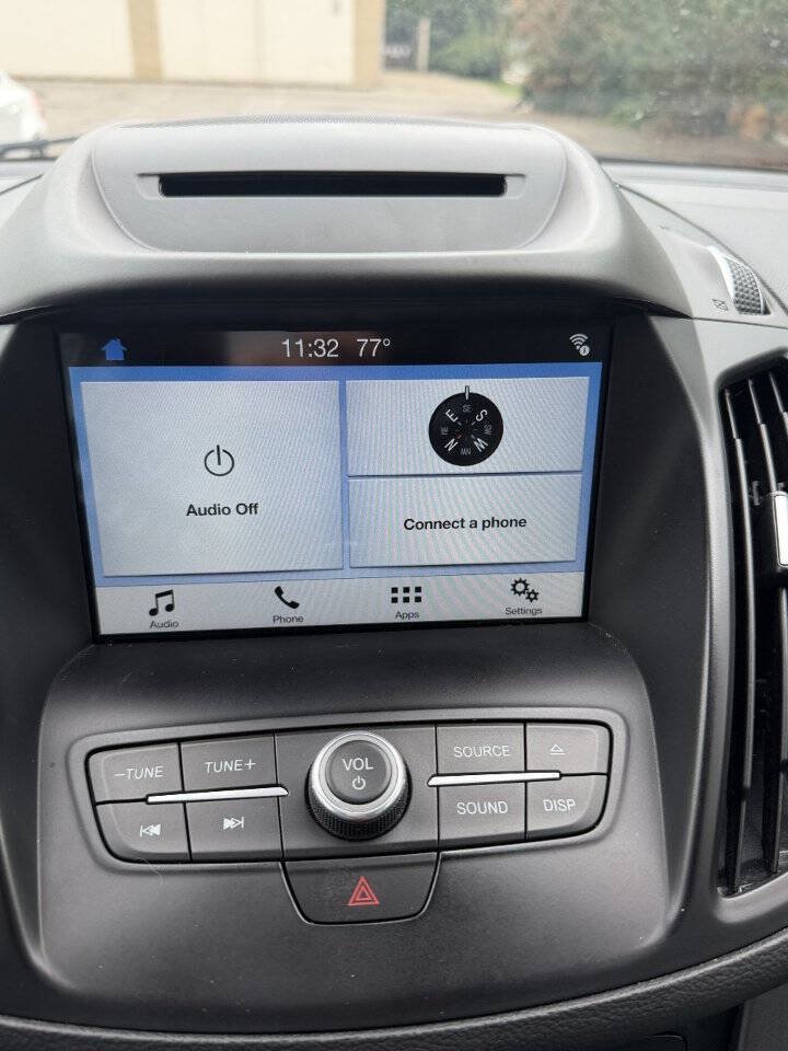 Used 2018 Ford Escape SE w/ Ford Safe & Smart Package AWD/4WD image 15