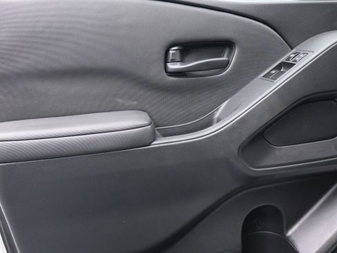 Used 2024 Nissan Frontier S w/ Technology Package image 18