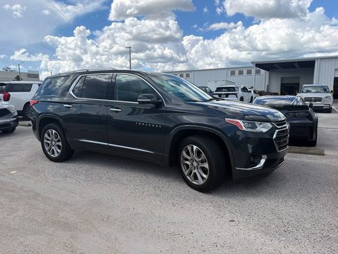 Used 2020 Chevrolet Traverse Premier FWD image 4