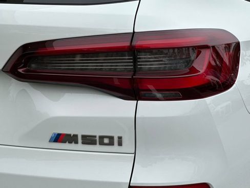 Used 2022 BMW X5 M50i w/ Parking Assistance Package AWD/4WD image 34