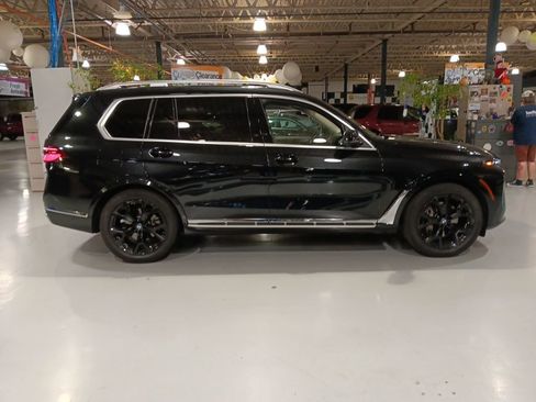 Used 2024 BMW X7 xDrive40i image 5