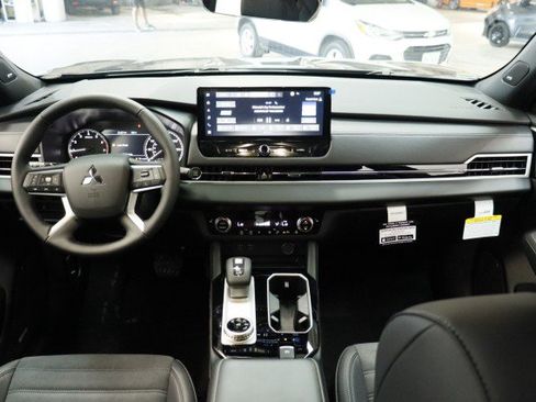 New 2026 Mitsubishi Outlander LE FWD image 20