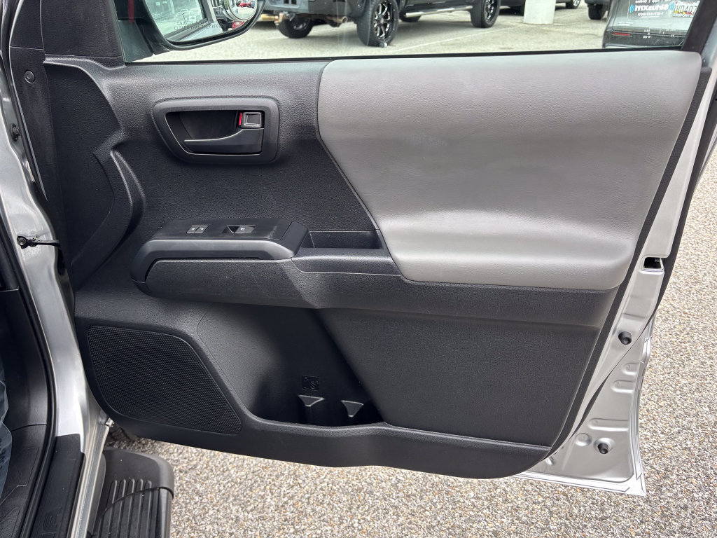 Used 2022 Toyota Tacoma SR w/ SR Convenience Package RWD image 36