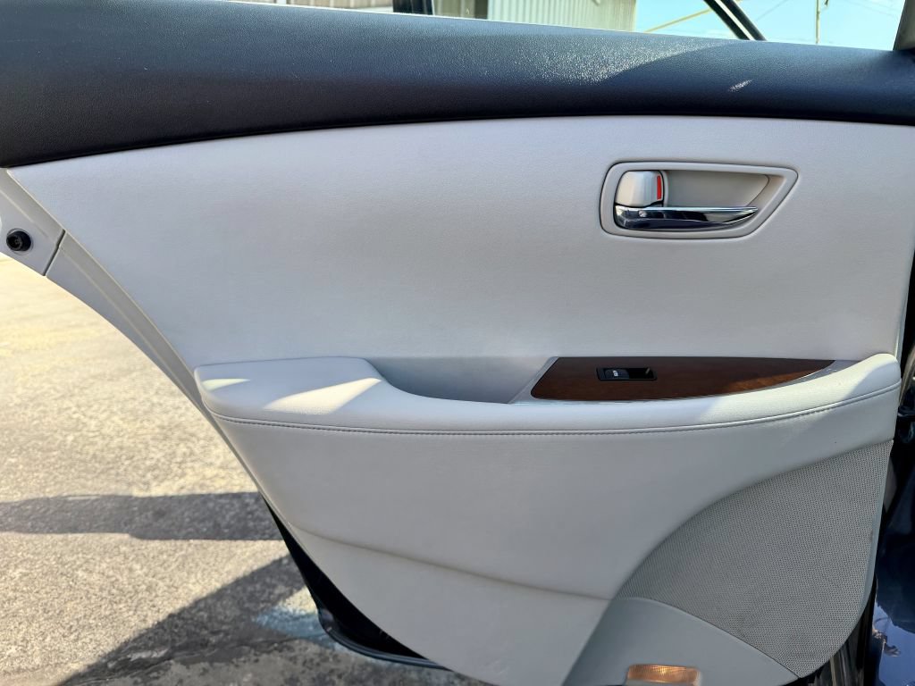 Used 2010 Lexus ES 350 w/ Preferred Accessory Package FWD image 21
