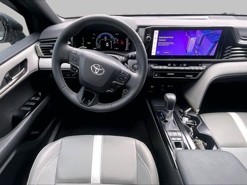 Used 2025 Toyota Camry SE w/ Multimedia Upgrade Package FWD image 6