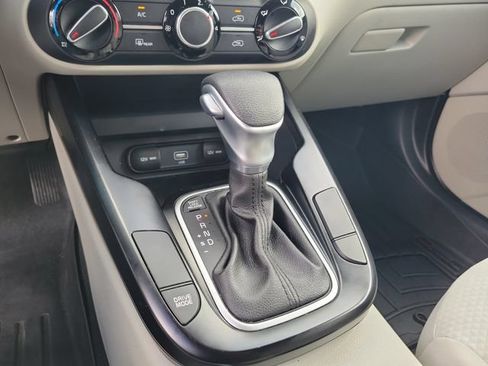Used 2020 Kia Soul LX FWD image 32