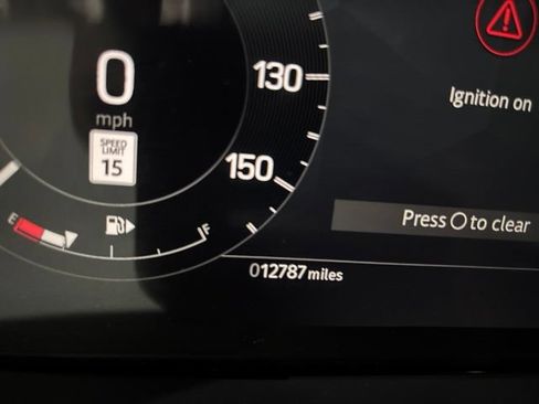 Used 2024 Land Rover Discovery Dynamic SE AWD/4WD image 24