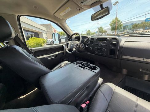 Used 2014 Chevrolet Silverado 2500 LT w/ Interior Plus Package AWD/4WD image 39