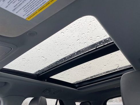 Used 2023 Ford Explorer XLT w/ Equipment Group 202A image 28