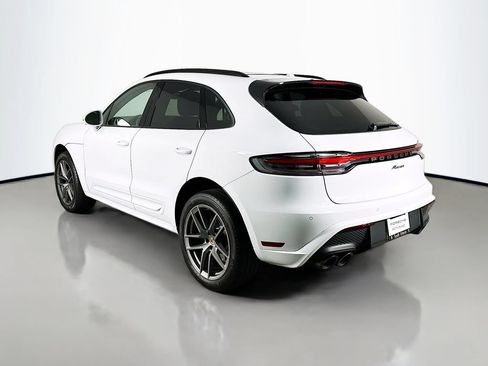 Certified 2025 Porsche Macan AWD/4WD image 3