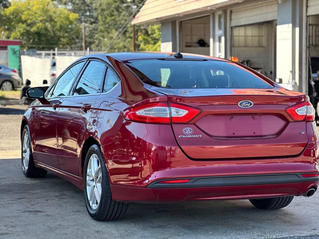 Used 2014 Ford Fusion SE FWD image 7