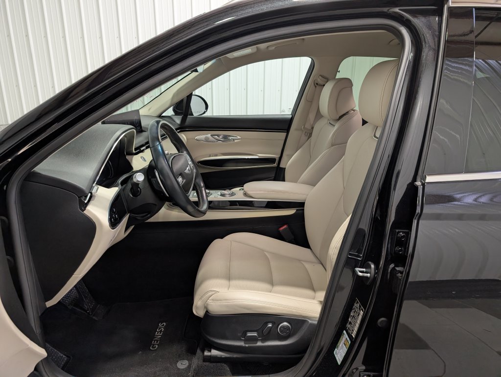 Used 2023 Genesis GV70 2.5T w/ Winter Weather Package AWD/4WD image 13