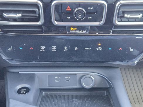 New 2026 Nissan Sentra SR FWD image 17