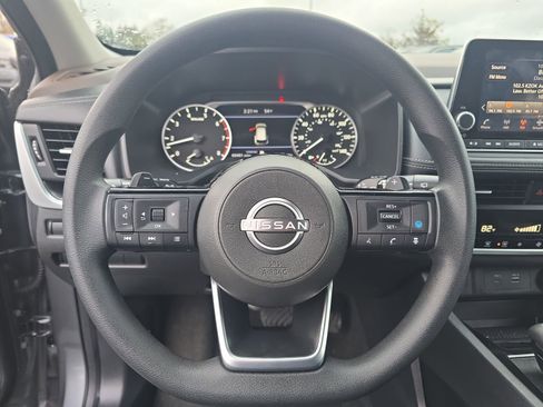 Used 2023 Nissan Rogue SV image 15