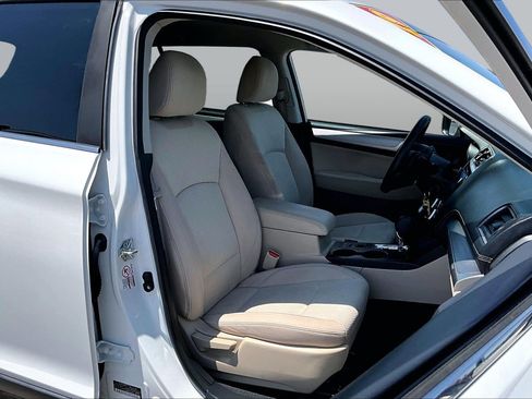 Used 2019 Subaru Outback 2.5i Premium AWD/4WD image 7