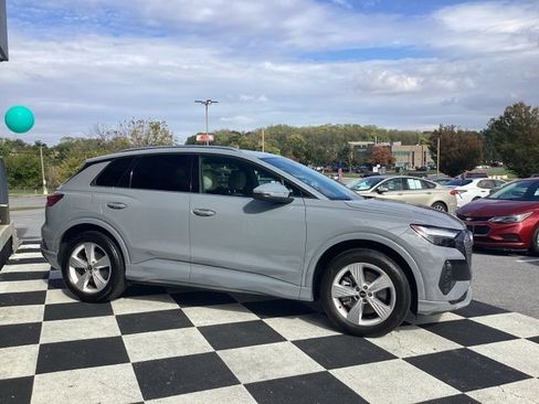 Used 2022 Audi Q4 e-tron Premium w/ Convenience Package image 6