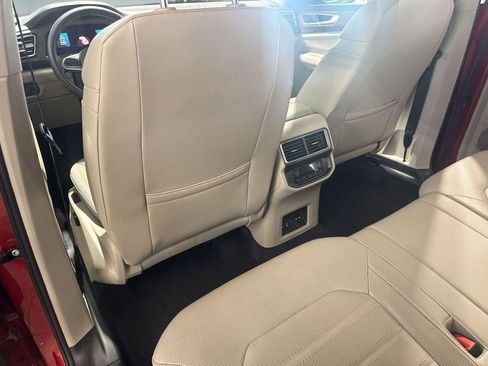Used 2024 Volkswagen Atlas SEL AWD/4WD image 28