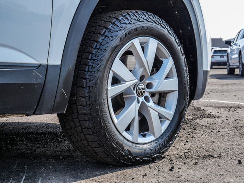 Used 2020 Volkswagen Atlas Cross Sport S image 9