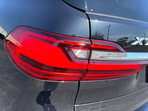 Used 2019 BMW X7 xDrive50i w/ M Sport Package image 29