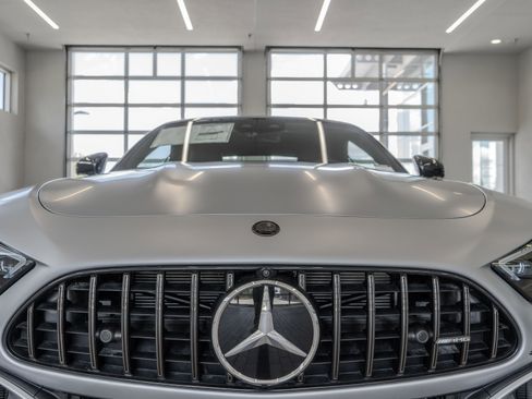 New 2026 Mercedes-Benz SL 63 AMG S e Performance 4MATIC image 26
