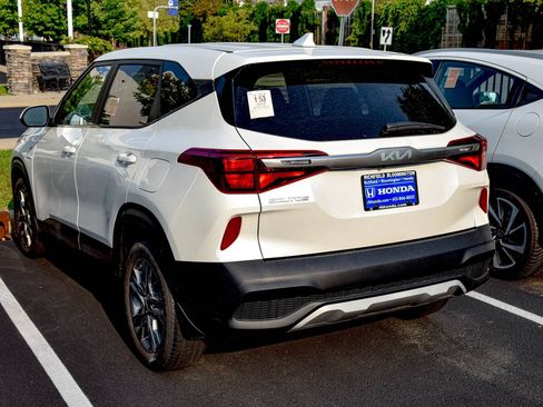 Used 2022 Kia Seltos LX AWD/4WD image 7