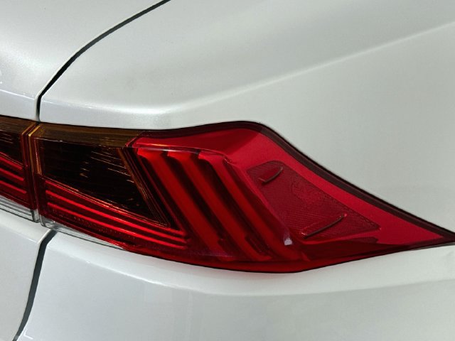 Used 2019 Lexus IS 300 RWD image 31