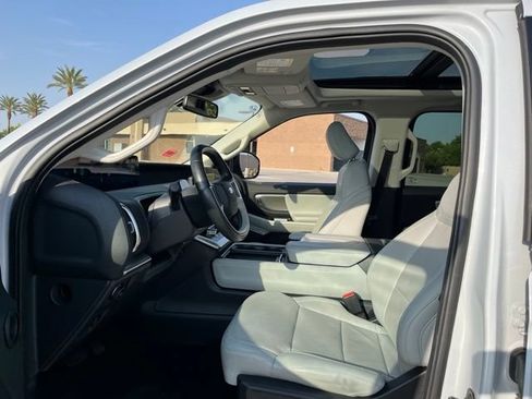 Used 2025 Ford Expedition Platinum AWD/4WD image 11