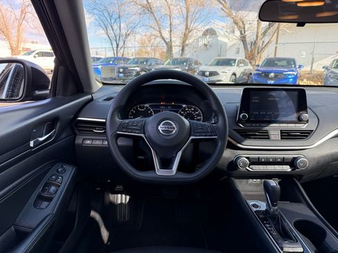 Used 2020 Nissan Altima 2.5 S image 2