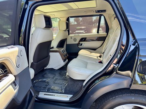 Used 2019 Land Rover Range Rover Long Wheelbase Supercharged image 12