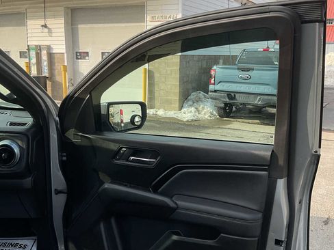 Used 2025 Chevrolet Colorado LT image 39