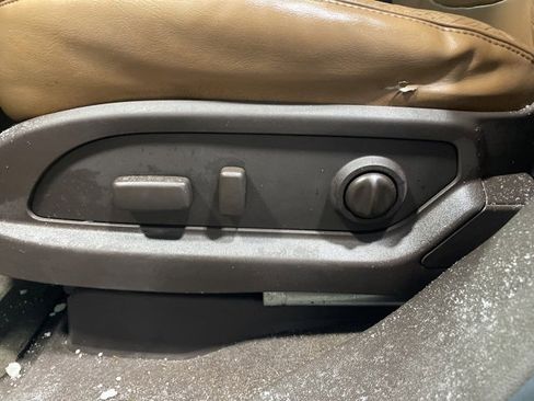 Used 2014 Buick Enclave Leather image 23