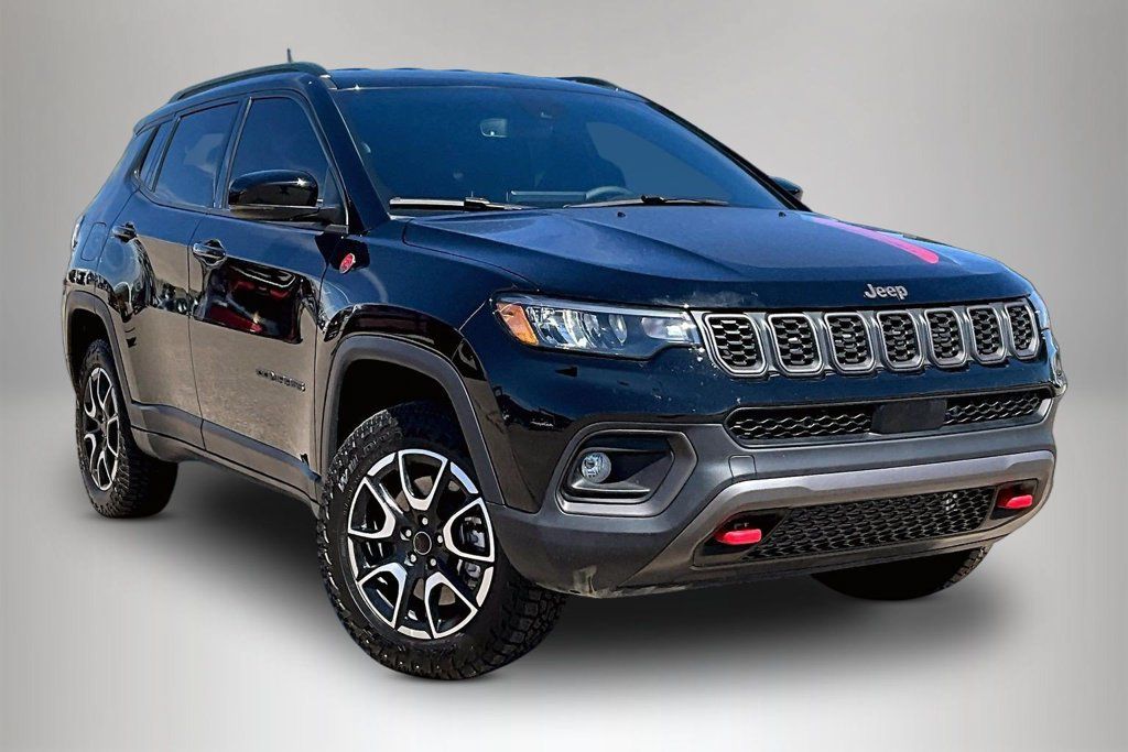 Used 2026 Jeep Compass Trailhawk AWD/4WD image 1