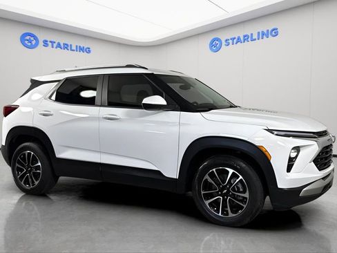 Certified 2024 Chevrolet TrailBlazer LT w/ Driver Confidence Package image 24