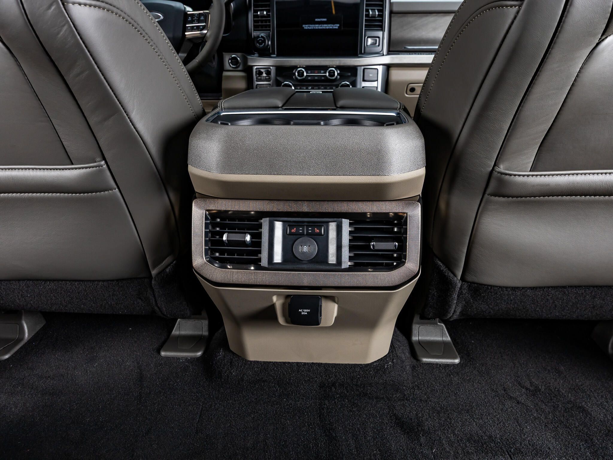 Used 2026 Ford F450 Platinum w/ Platinum Plus Package AWD/4WD image 32