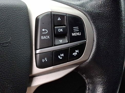 Used 2021 Ford Explorer XLT image 22