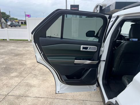 Used 2022 Ford Explorer Timberline w/ Timberline Technology Package AWD/4WD image 16