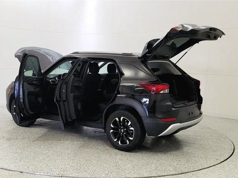 Used 2023 Chevrolet TrailBlazer LT FWD image 11