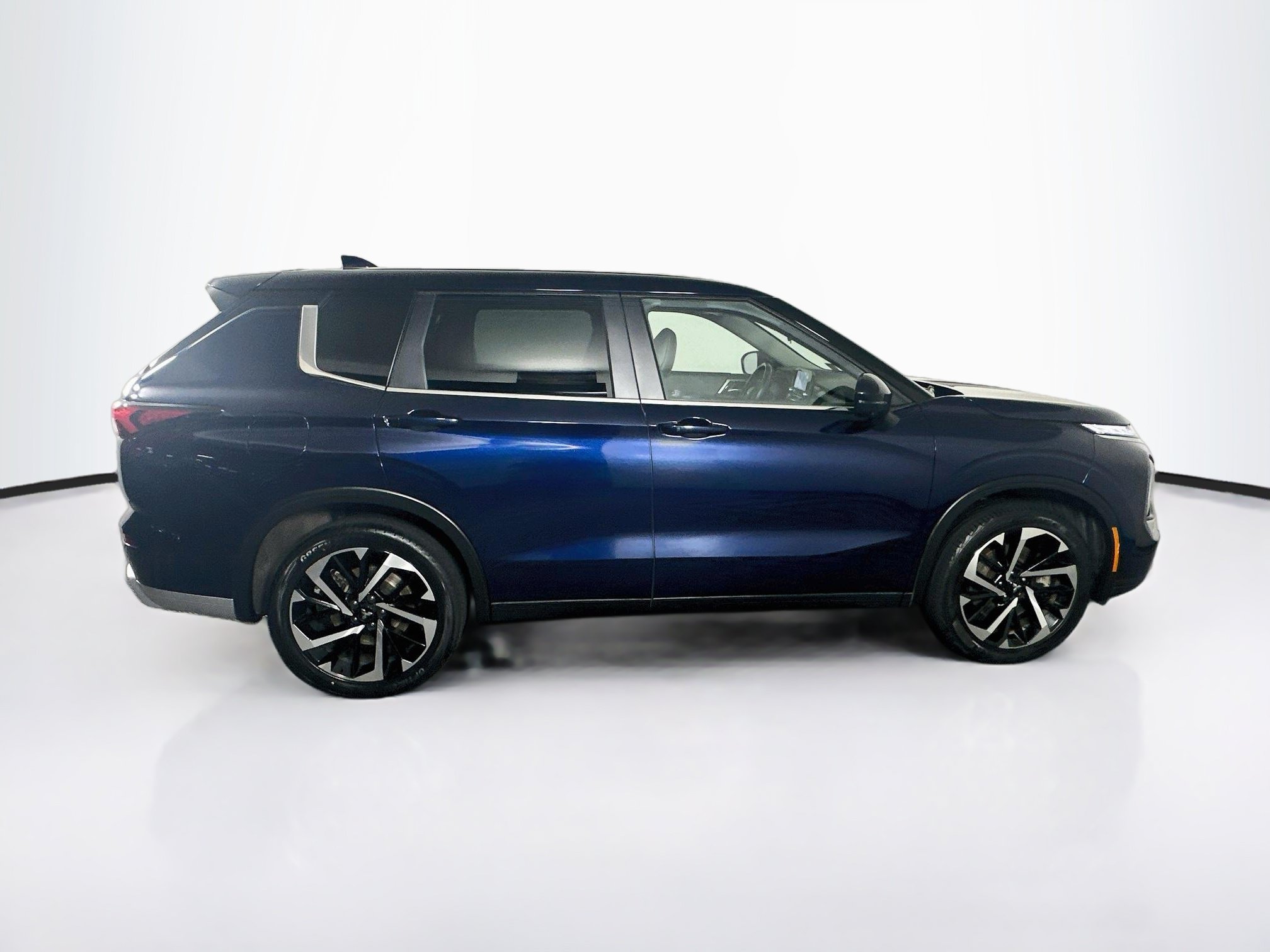 Used 2024 Mitsubishi Outlander SE AWD/4WD image 10