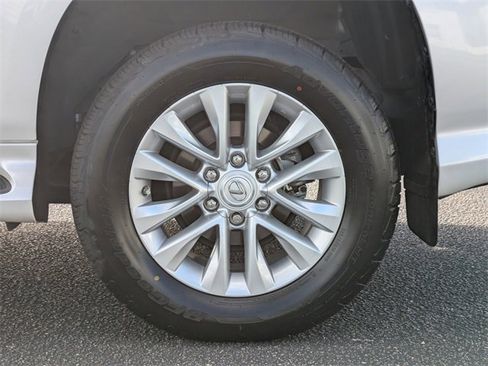 Used 2023 Lexus GX 460 Premium image 13