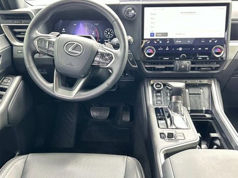 Used 2024 Lexus GX 550 image 26