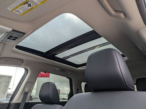 New 2026 Nissan Pathfinder Platinum image 31