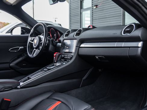 Used 2018 Porsche 718 Cayman S w/ Sport Chrono Package image 36