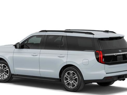New 2026 Ford Expedition Active image 25