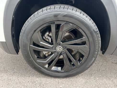 Used 2022 Volkswagen Atlas SE w/ Panoramic Sunroof Package FWD image 7